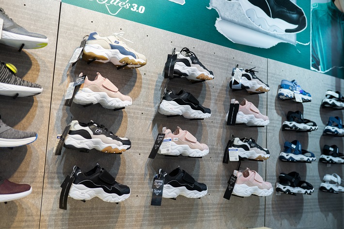 Các shop giày ở Thủ Đức - SKECHERS