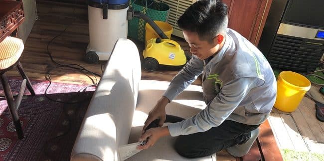 Giặt sofa tại nhà Quận 5 - Công Ty vệ sinh Việt Nhật | Nguồn từ trang dichvuvietnhat.com