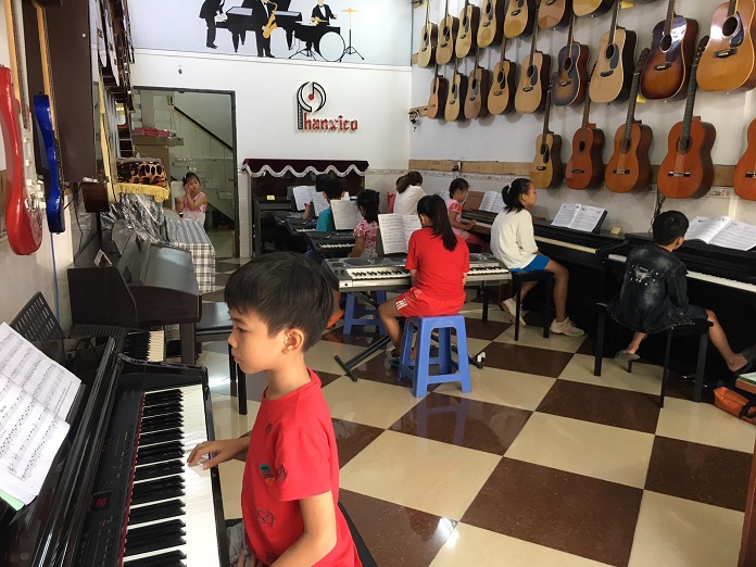Trung tâm học đàn piano ở TPHCM Trung Tâm Âm Nhạc Phanxico