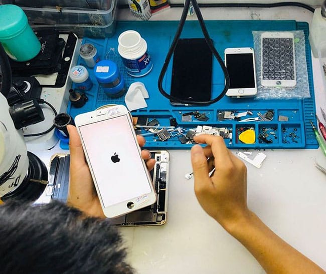 Trường dạy học sửa điện thoại TPHCM uy tín