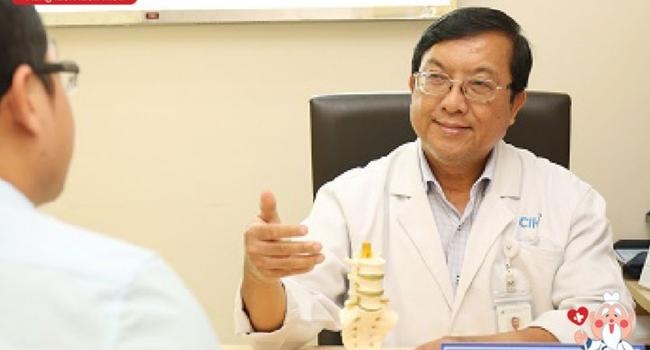 Bác sĩ chữa cơ xương khớp giỏi tại TPHCM - TS.BS Phạm Chí Lăng