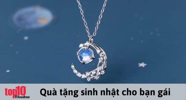 Món quà ý nghĩa dành tặng bạn gái